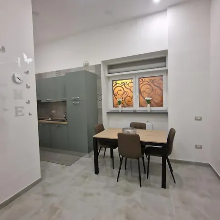 Stonehouseannalisa 3 Apartment