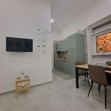 Stonehouseannalisa 3 Apartment *